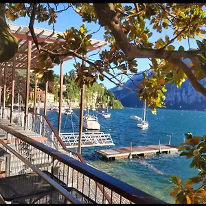 https://happy-house-malgrate.it-lombardy.com